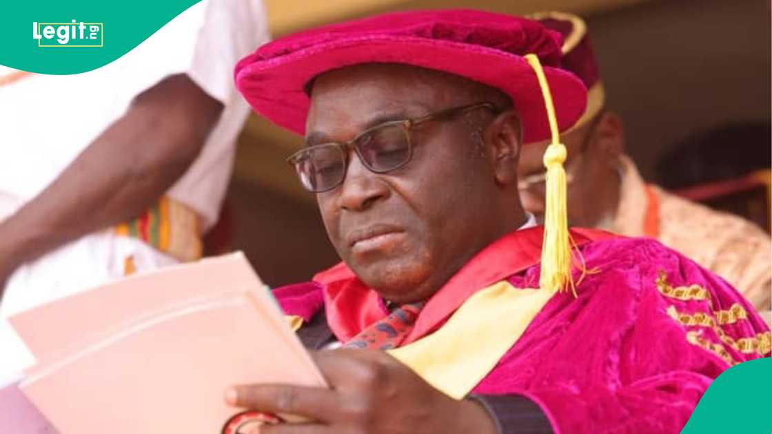 Farfesa Sebastine Hon ya ayyana kudurinsa na fitowa takarar gwamnan Benue. Farfesa Sebastine Hon ya ayyana kudurinsa na fitowa takarar gwamnan Benue.