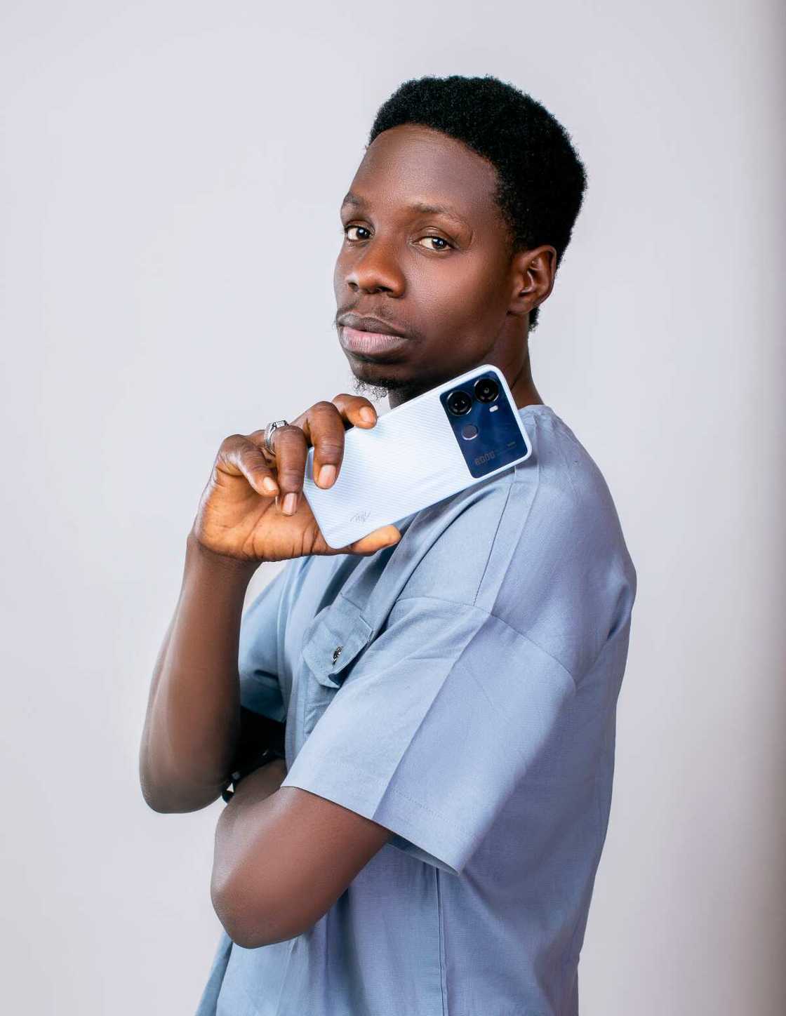 1 Charge for 3 Days: itel P40 is the Perfect Big Battery Smartphone for Nigerians 1 Charge for 3 Days: itel P40 is the Perfect Big Battery Smartphone for Nigerians