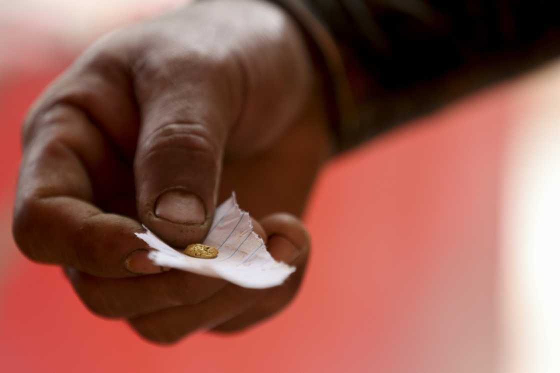 A gram of gold can fetch between $85 and $100 A gram of gold can fetch between $85 and $100