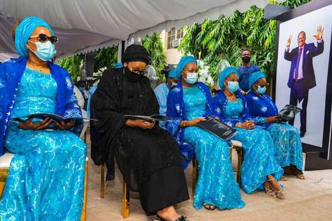 Hotunan addu'ar cika kwanaki 40 da rasuwar marigayi Abiola Ajimobi Hotunan addu'ar cika kwanaki 40 da rasuwar marigayi Abiola Ajimobi