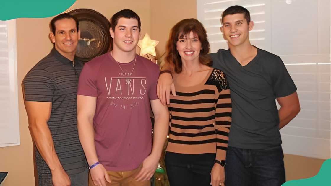 Jarren Duran's with his parents, Octavo and Dena, and his brother, Jacob.