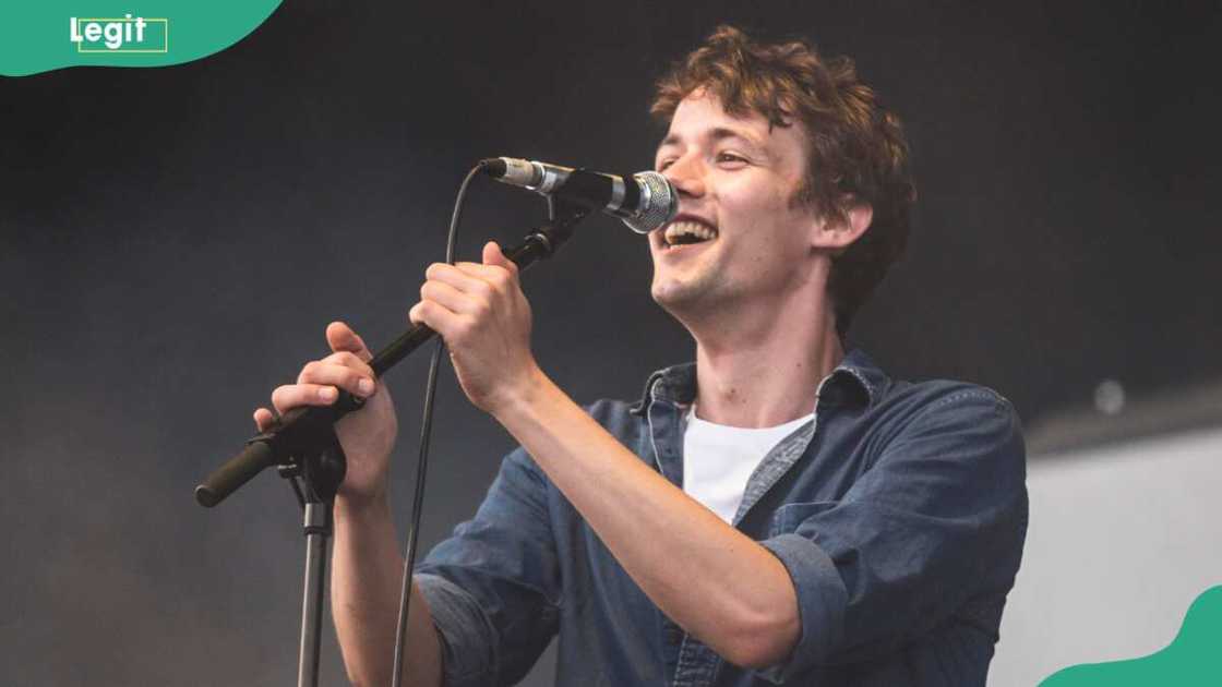 Henning May performs live on stage Henning May performs live on stage