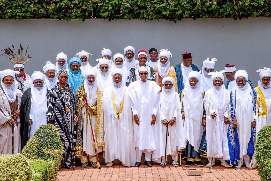Yanzu Yanzu: Buhari na cikin ganawa da sarakunan arewa a Abuja Yanzu Yanzu: Buhari na cikin ganawa da sarakunan arewa a Abuja