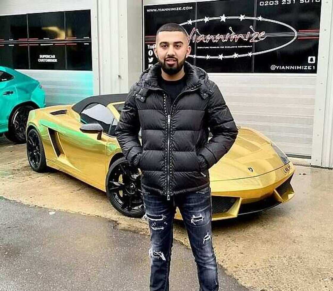 Man’s gold Lamborghini goes up in flames just 1 hour after picking it up (photos) Man’s gold Lamborghini goes up in flames just 1 hour after picking it up (photos)