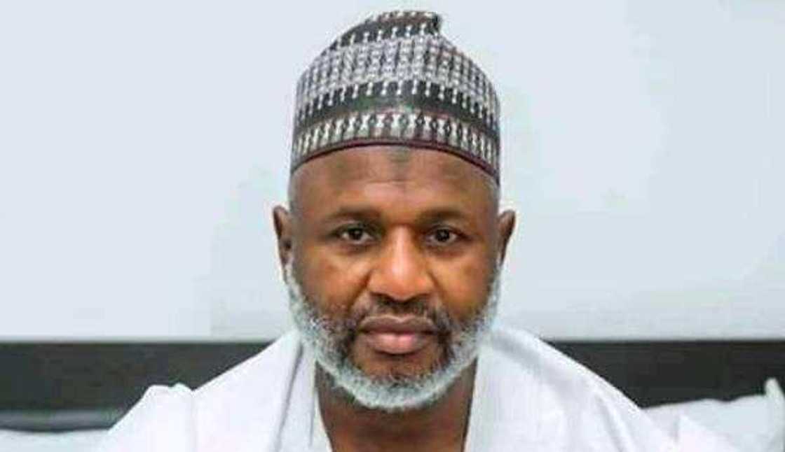 Hukumar FEMD ta rahoto cewa gidan da ya babbake a Abuja na da alaka da tsohon gwamnan Zamfara, Ahmed Yerima. Hukumar FEMD ta rahoto cewa gidan da ya babbake a Abuja na da alaka da tsohon gwamnan Zamfara, Ahmed Yerima.