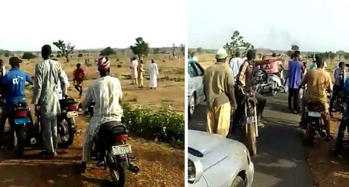 'Yan Bindiga Sun Kai Farmaki Rugar Fulani a Jihar Zamfara 'Yan Bindiga Sun Kai Farmaki Rugar Fulani a Jihar Zamfara