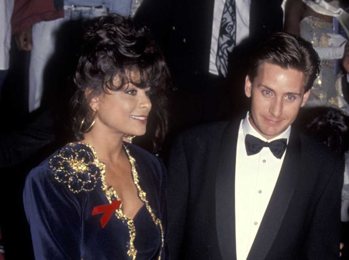 Paula Abdul and Emilio Estevez arrive at an award ceremony