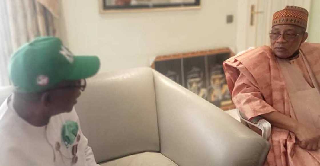 2023: Bayan Atiku da Tinubu, wani ɗan takarar shugaban ƙasa ya ziyarci IBB a Minna 2023: Bayan Atiku da Tinubu, wani ɗan takarar shugaban ƙasa ya ziyarci IBB a Minna