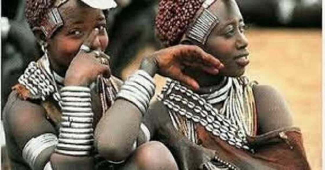 Babur Bura: Takaitaccen tarihi, aure, camfi da yaren jama'ar kabilar Babur Bura: Takaitaccen tarihi, aure, camfi da yaren jama'ar kabilar