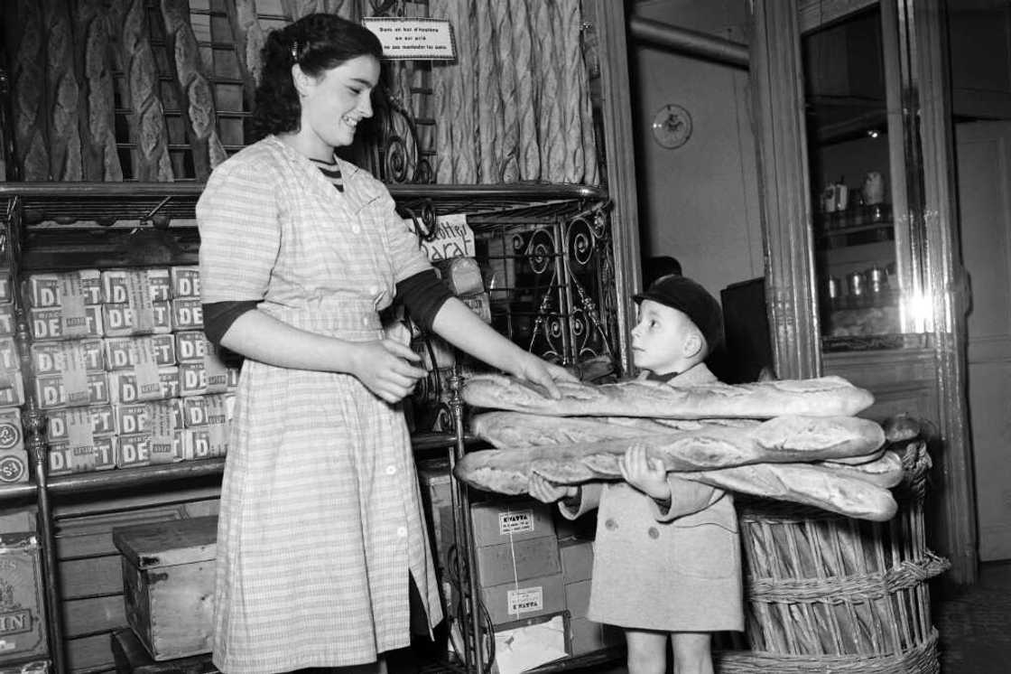 Baguettes gained popularity between the world wars Baguettes gained popularity between the world wars