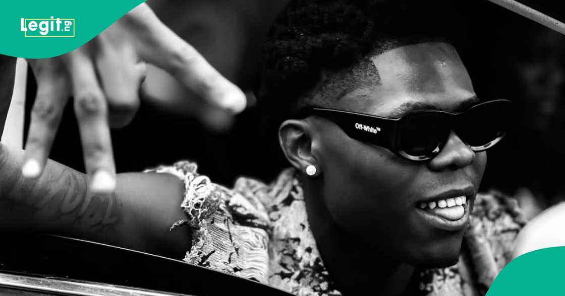 Portable drags Zlatan over what his mother told him. Portable drags Zlatan over what his mother told him.