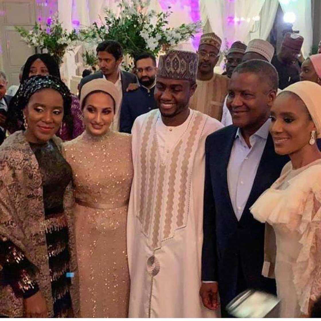 Hotuna: Mohammed Dangote ya angonce da amaryarsa yar Malaysia Hotuna: Mohammed Dangote ya angonce da amaryarsa yar Malaysia