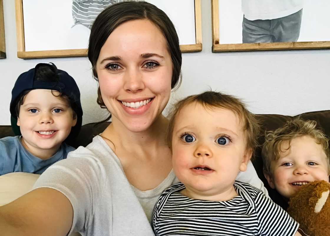 Jessa Duggar Seewald and her three children
