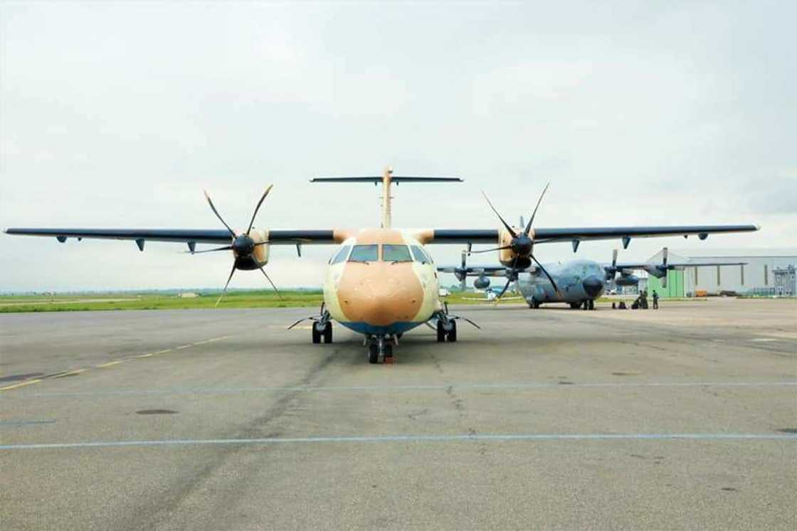 Hukumar Sojin sama ta samu sabon jirgin yaki ATR-42 na leken asiri (Hotuna) Hukumar Sojin sama ta samu sabon jirgin yaki ATR-42 na leken asiri (Hotuna)