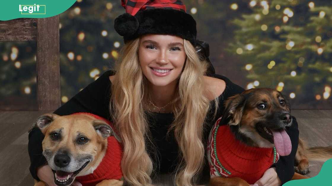 Cassidy Laudano from Love Island with her two dogs Cassidy Laudano from Love Island with her two dogs