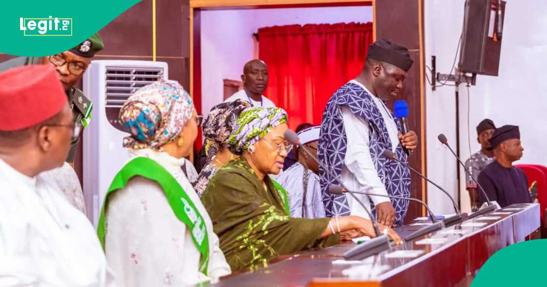 Taraba governor opens up on people who killed his younger sister while travelling to Abuja Taraba governor opens up on people who killed his younger sister while travelling to Abuja