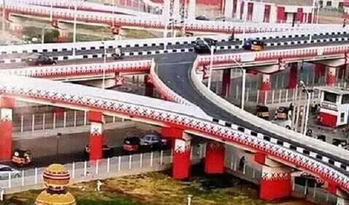 Kwankwasiyya ta yi Alla-wadai da shirin rusa gadar saman da Ganduje ke kokarin yi Kwankwasiyya ta yi Alla-wadai da shirin rusa gadar saman da Ganduje ke kokarin yi