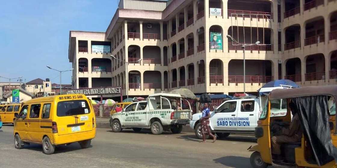 Fallasa: Yadda ɗiyar Tinubu ta ƙwace mana kaya, rufe kasuwa kuma ta buƙaci N5m, Jami'i Fallasa: Yadda ɗiyar Tinubu ta ƙwace mana kaya, rufe kasuwa kuma ta buƙaci N5m, Jami'i