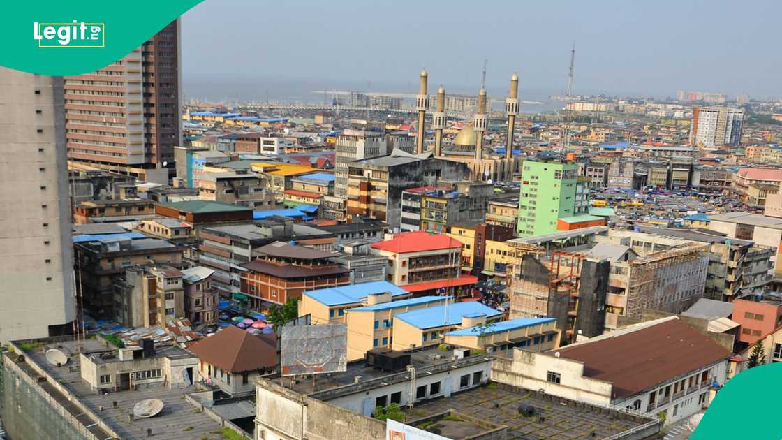 Who negotiated Nigeria's sale to the British for £865,000 in 1899 Who negotiated Nigeria's sale to the British for £865,000 in 1899