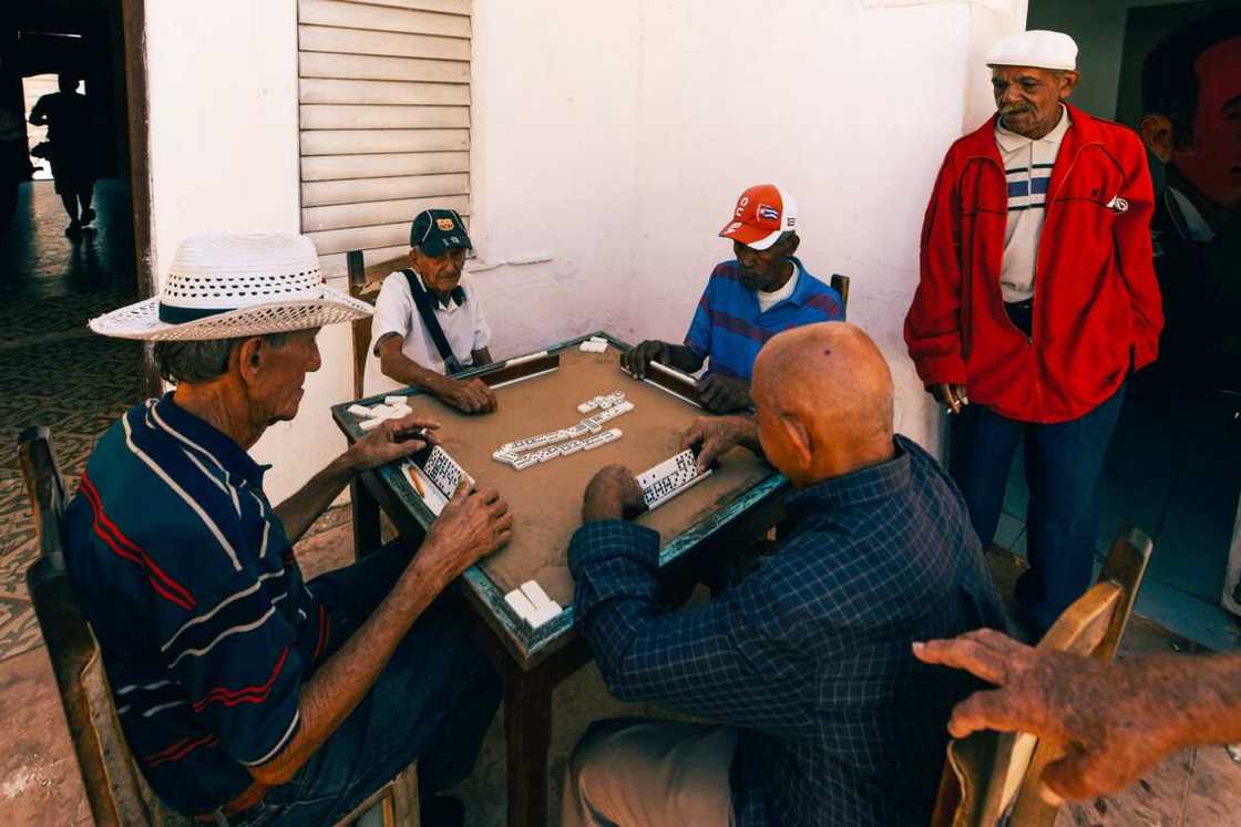 Party games for seniors Party games for seniors