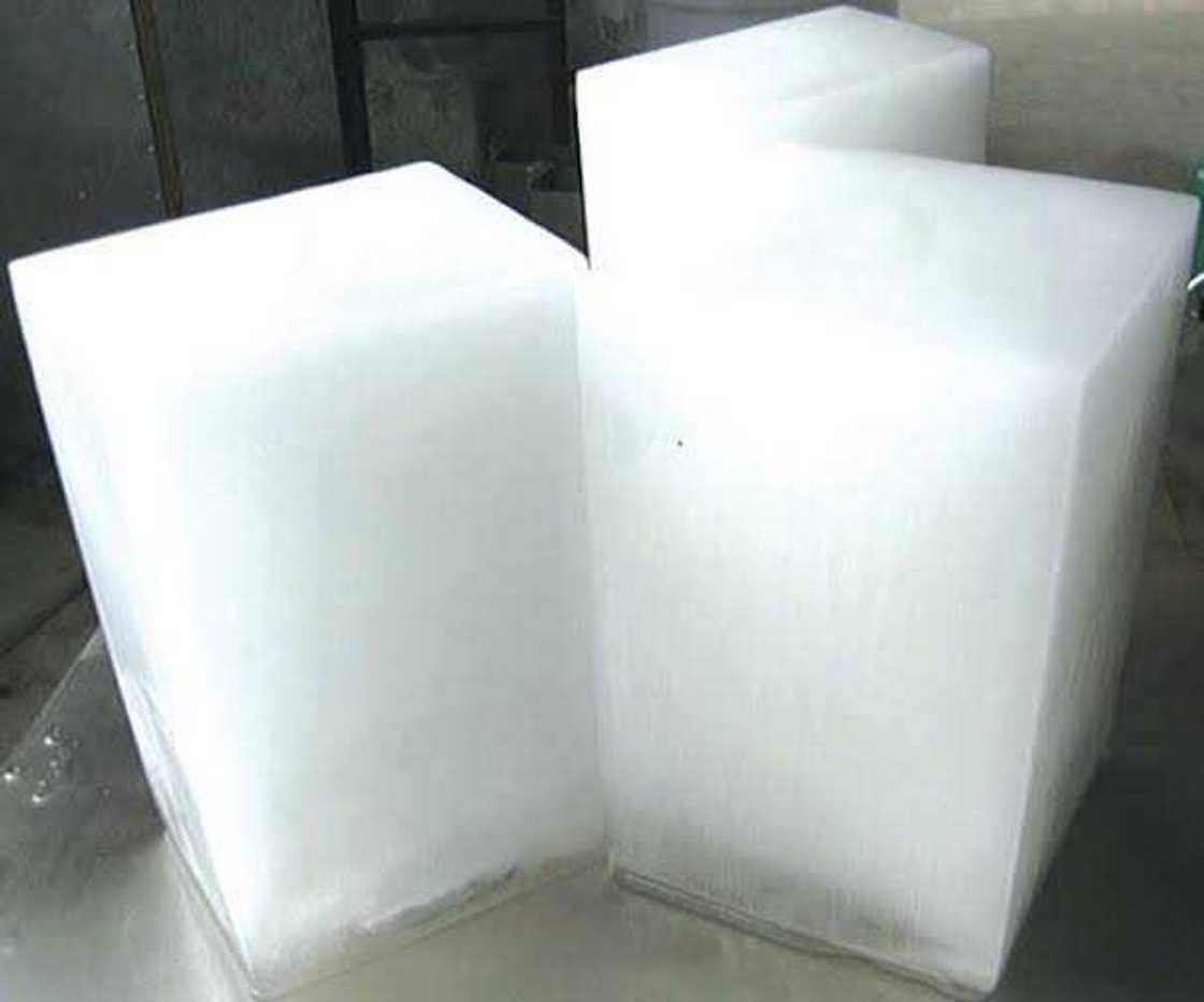 Watan Ramadan: Mazauna Kano sun koka da tashin gwauron zabi da farashin ƙanƙara yayi a watan Azumi Watan Ramadan: Mazauna Kano sun koka da tashin gwauron zabi da farashin ƙanƙara yayi a watan Azumi