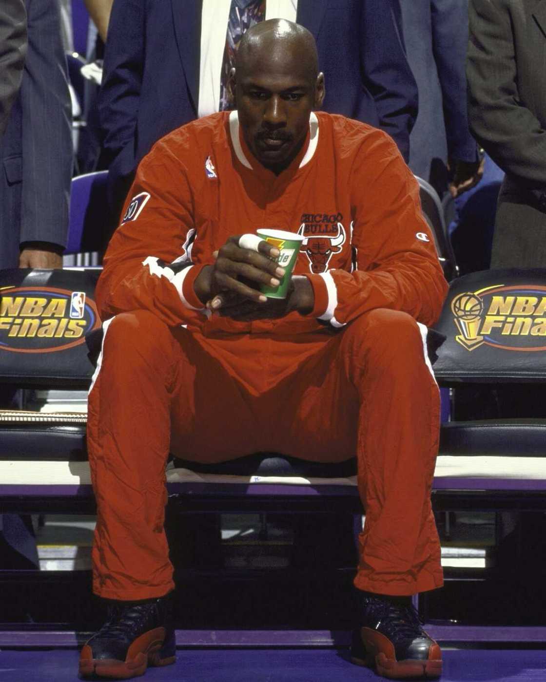 Michael Jordan shi ne ‘Dan wasan da ya fi arziki a 2019 - Forbes Michael Jordan shi ne ‘Dan wasan da ya fi arziki a 2019 - Forbes