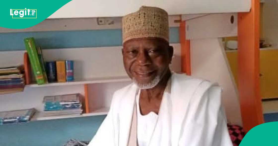 Sheikh Uthman AbdulAzeez.