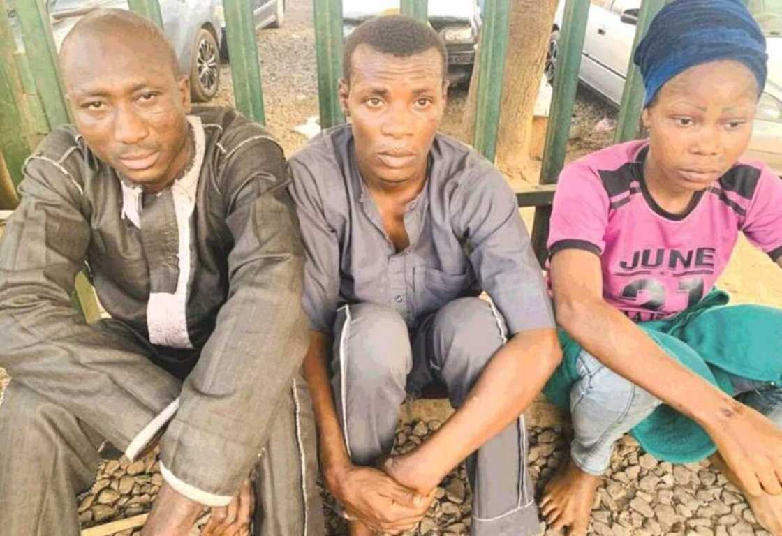 Yadda muke sayar da 'yan Najeriya a matsayin bayi a kasar Libya Yadda muke sayar da 'yan Najeriya a matsayin bayi a kasar Libya