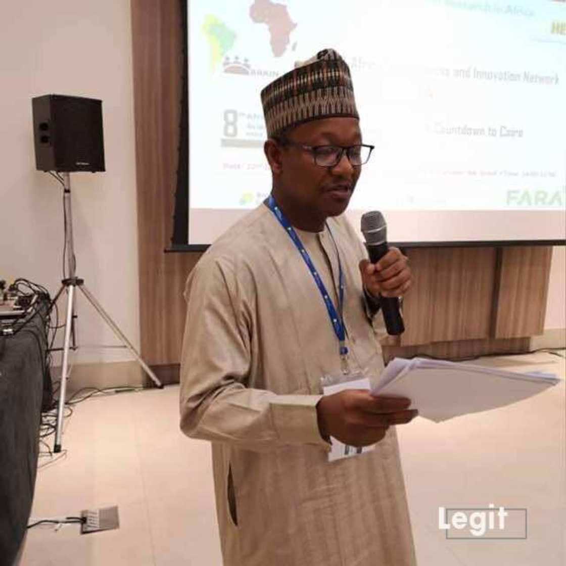 Abubuwa goma da za'a hanga kafin zaben 2019, daga Dr. Abdurrazak Ibrahim Abubuwa goma da za'a hanga kafin zaben 2019, daga Dr. Abdurrazak Ibrahim