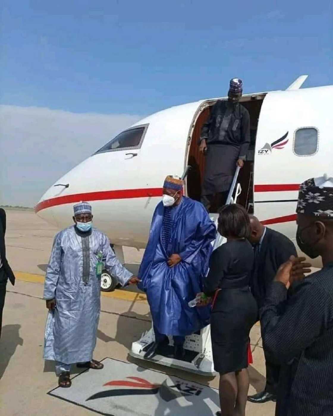 Hafsat Ganduje: Hotunan matar Ganduje da aka saki kan beli daga ofishin EFCC Hafsat Ganduje: Hotunan matar Ganduje da aka saki kan beli daga ofishin EFCC