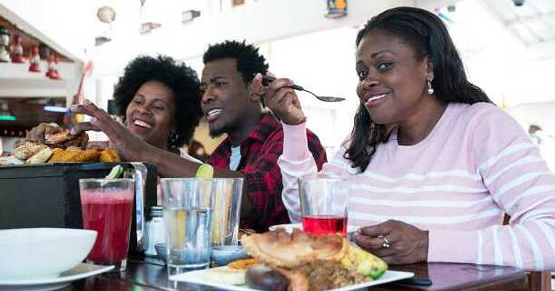 Man with two girlfriends seeks help Man with two girlfriends seeks help