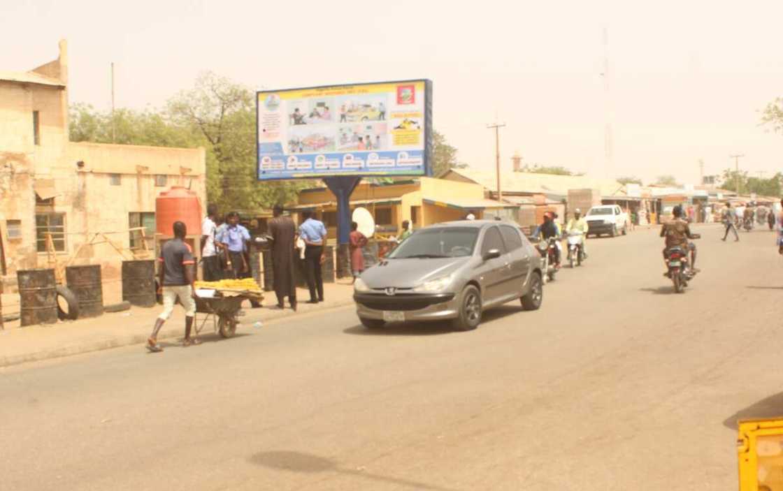 'Yan Bindiga sun hallaka wani Sufeton 'yan sanda, Sun babbaka ma motar su Wuta a Delta 'Yan Bindiga sun hallaka wani Sufeton 'yan sanda, Sun babbaka ma motar su Wuta a Delta