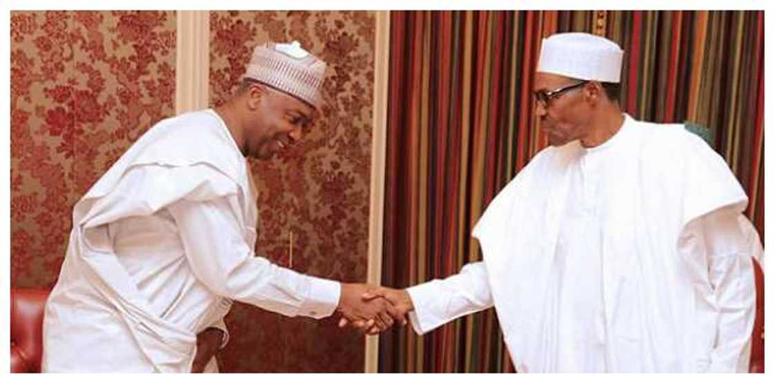 Zabukan 2019: Saraki ya faɗi dalilin da ya sa bai ƙalubalanci kayen da ya sha ba Zabukan 2019: Saraki ya faɗi dalilin da ya sa bai ƙalubalanci kayen da ya sha ba