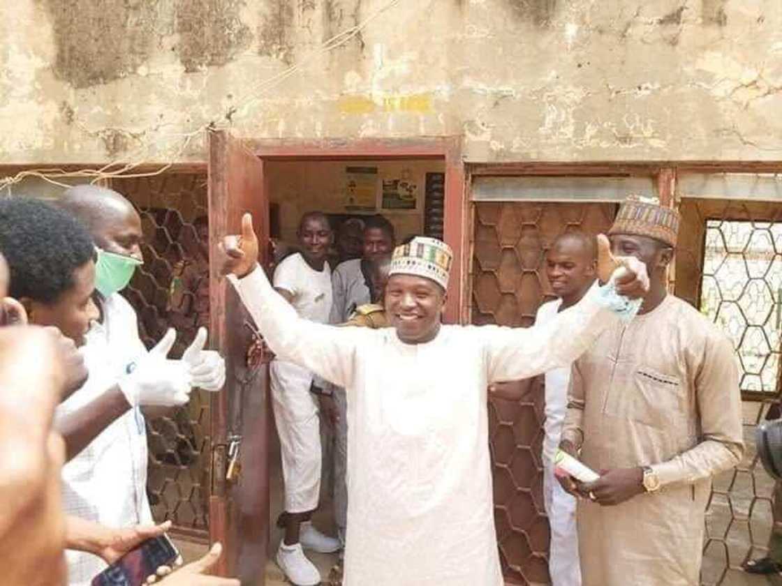 Dan gwagwarmaya IG Wala ya samu afuwar shugaban kasa, ya shaki iskar 'yanci Dan gwagwarmaya IG Wala ya samu afuwar shugaban kasa, ya shaki iskar 'yanci