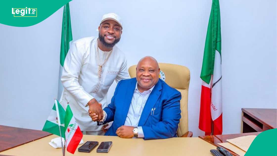 Gwamnan Osun ya nada Davido shugaban asusun tallafawa wasanni na jihar. Gwamnan Osun ya nada Davido shugaban asusun tallafawa wasanni na jihar.