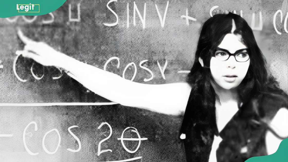 Edith Helen Stern illustrating on the board Edith Helen Stern illustrating on the board