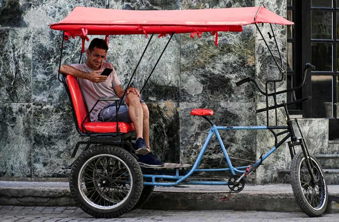 Cuba's new mobile internet tariff pricing structure made it cheaper to pay in dollars than in Cuba's own currency, the peso -- much to the disdain of the country's student population Cuba's new mobile internet tariff pricing structure made it cheaper to pay in dollars than in Cuba's own currency, the peso -- much to the disdain of the country's student population