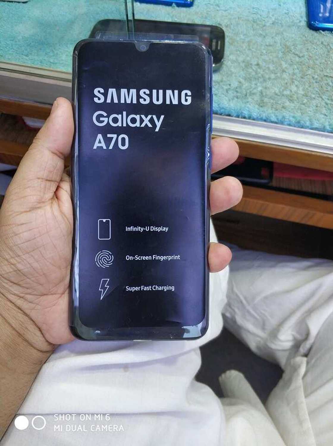 samsung galaxy a70 review samsung galaxy a70 review