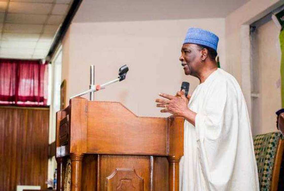 Yanzu Yanzu: Yakubu Gowon ya yanke jiki ya fadi a wajen jana’iza a Delta Yanzu Yanzu: Yakubu Gowon ya yanke jiki ya fadi a wajen jana’iza a Delta