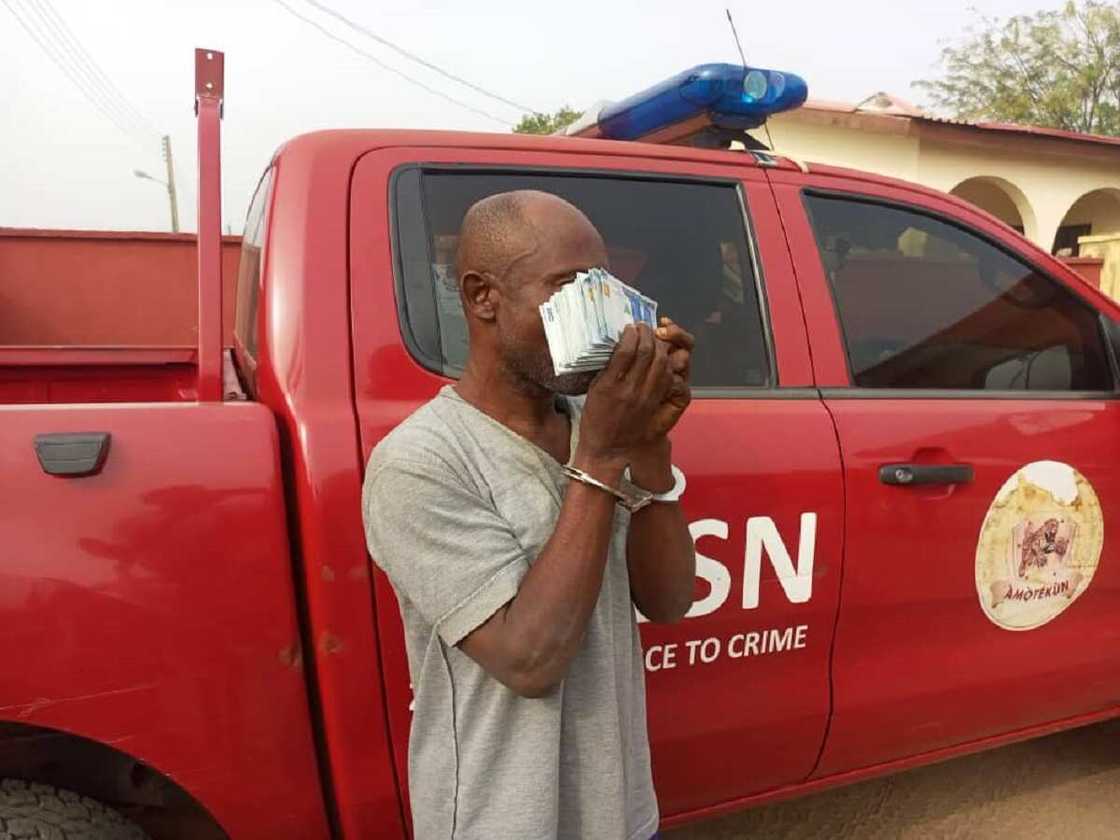 Wanda ake zargi Wanda ake zargi