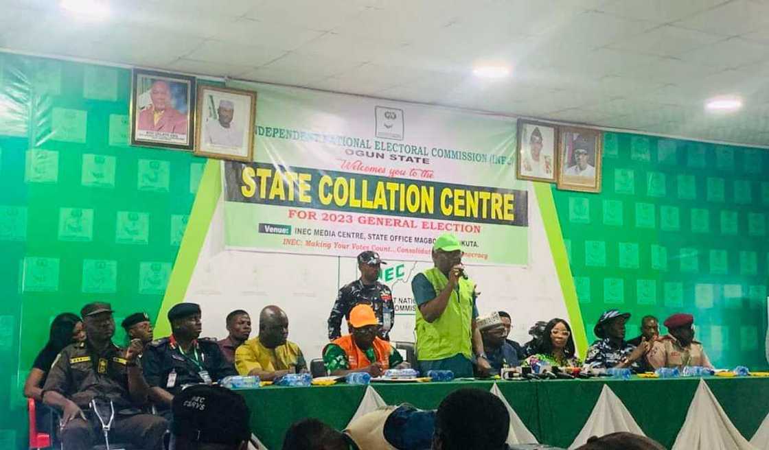 Zauren tattara sakamakon zabe a Ogun. Zauren tattara sakamakon zabe a Ogun.