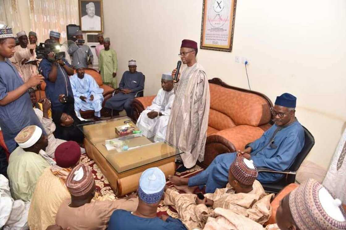 Rai bakon duniya: El-Rufai ya kai ma Alu Wammako ziyarar ta’aziyya Rai bakon duniya: El-Rufai ya kai ma Alu Wammako ziyarar ta’aziyya