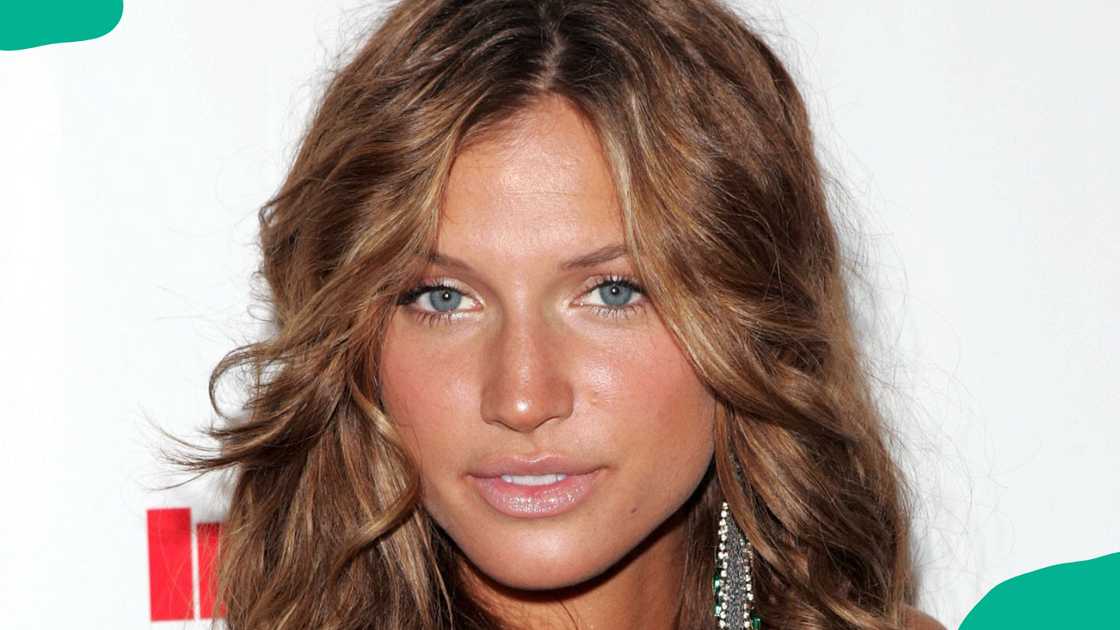 Model Mallory Snyder attends the 2005 Sports Illustrated Swimsuit Issue press conference Model Mallory Snyder attends the 2005 Sports Illustrated Swimsuit Issue press conference