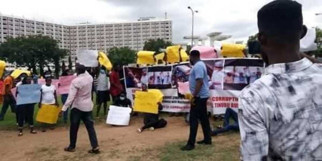 Hotunan zanga-zanga da aka yi a Abuja, ana so a taso keyar Tinubu a gaba Hotunan zanga-zanga da aka yi a Abuja, ana so a taso keyar Tinubu a gaba