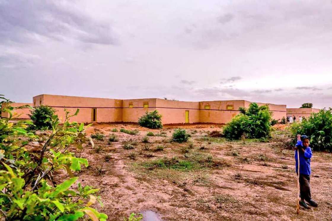 Ganduje ya kaddamar da shirin 'Ruga' a jihar Kano (Hotuna) Ganduje ya kaddamar da shirin 'Ruga' a jihar Kano (Hotuna)