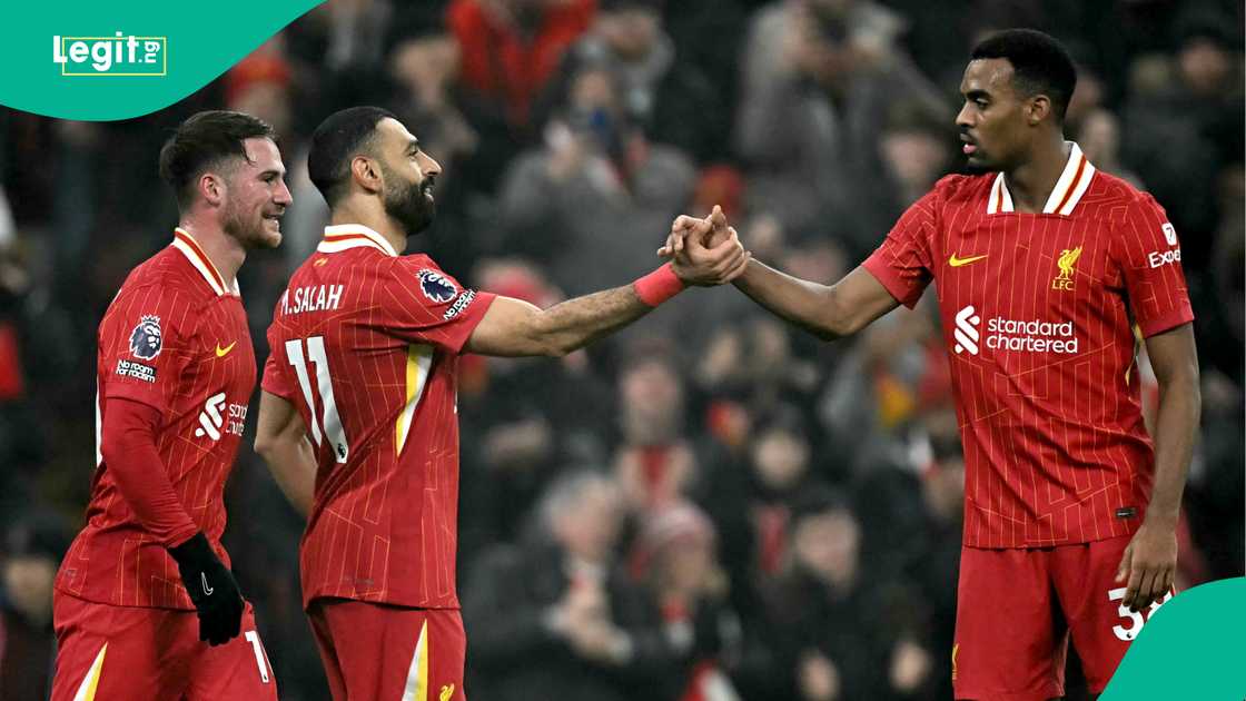 Alexis Mac Allister, Mohamed Salah, Ryan Gravenberch, Liverpool, Leicester City, Anfield, Merseyside, England, Premier League. Alexis Mac Allister, Mohamed Salah, Ryan Gravenberch, Liverpool, Leicester City, Anfield, Merseyside, England, Premier League.