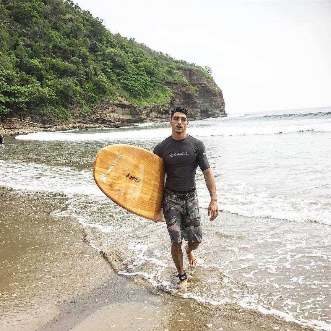 Taylor Zakhar Taylor Zakhar