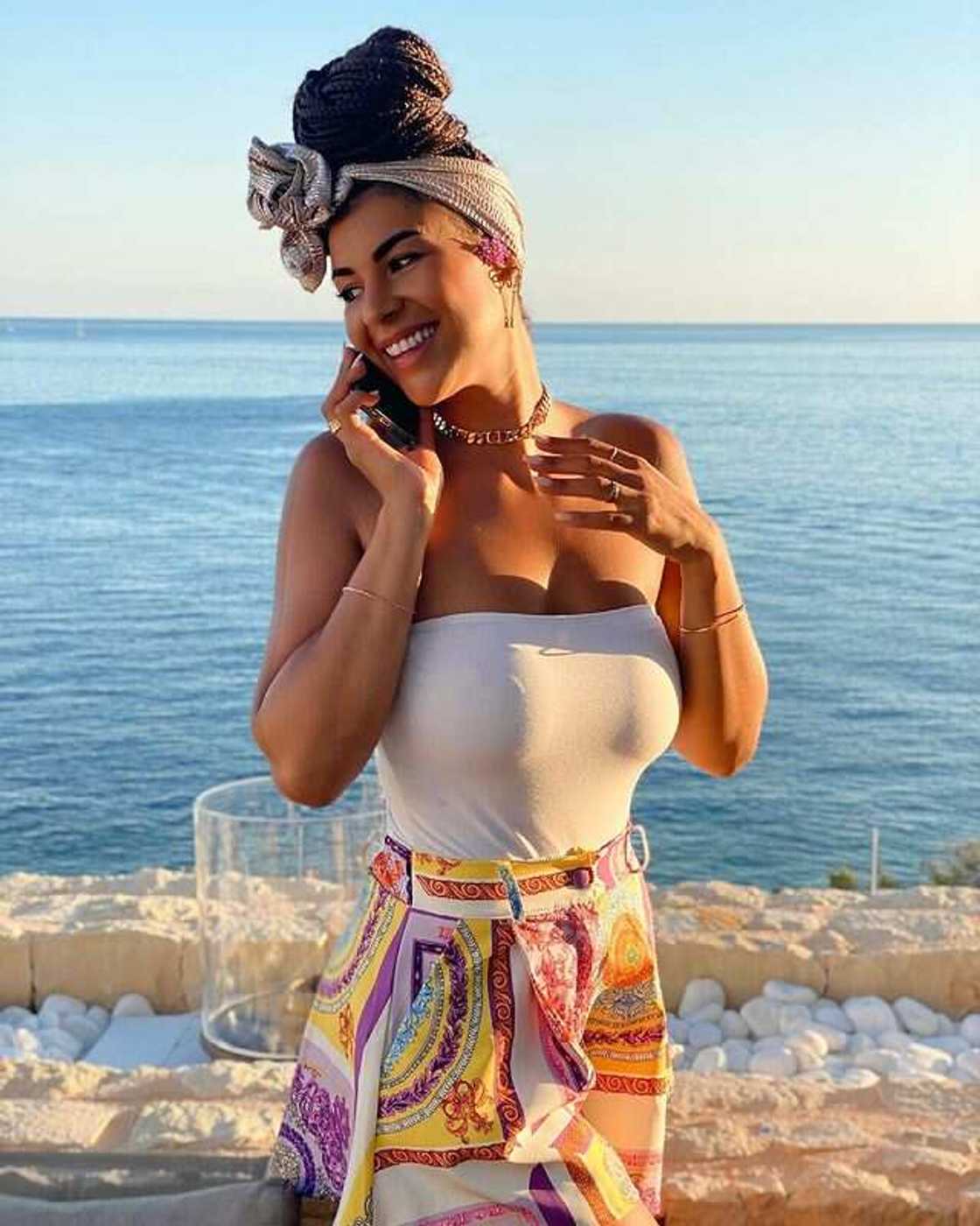 Lea Djadja dont l'âge et la date de naissance sont inconnus Lea Djadja dont l'âge et la date de naissance sont inconnus