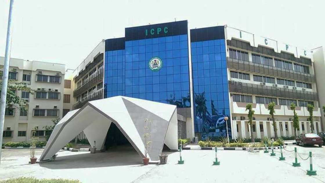 zargin wawure ₦400m: ICPC ta yi ram da Farfesan ilimin ƙananan kwayoyin halittu bisa