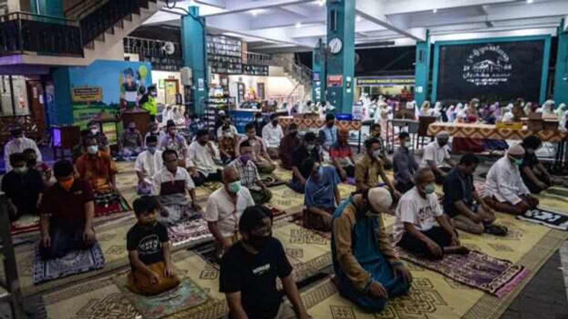 COVID-19: Sabon salon sallar jam'i a kasashen duniya (Hotuna) COVID-19: Sabon salon sallar jam'i a kasashen duniya (Hotuna)